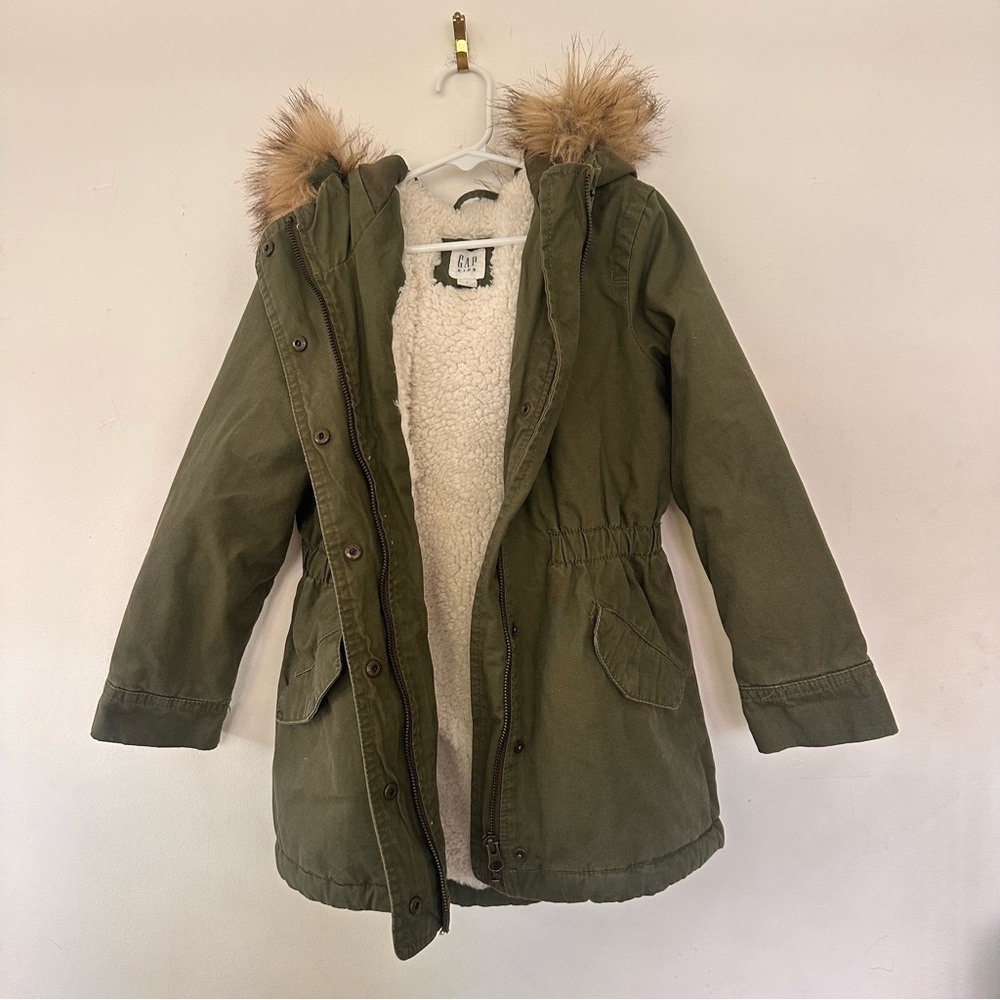 GAP Kids Army Green Sherpa Lined Coat Jacket Parka Faux Fur Hood Size Small
